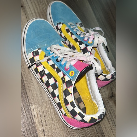 Vans/scandals - Picture 6 of 7